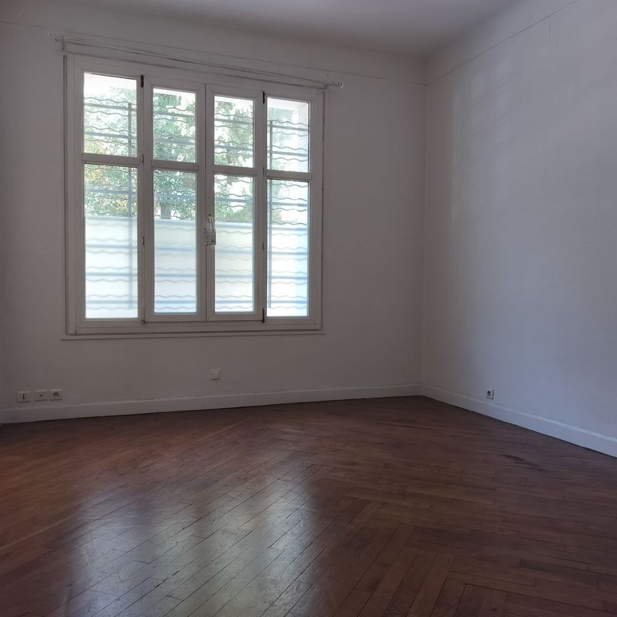 Appartement 2 pièces 74m2 MARSEILLE 8EME 1 500 euros - Photo 1