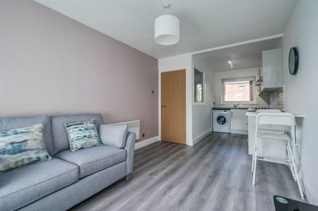 6 Rugby Court, Belfast, BT7 1PN - Photo 4