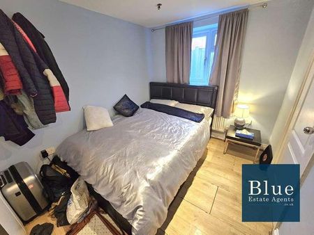 Unwin Avenue, Feltham, TW14 - Photo 3