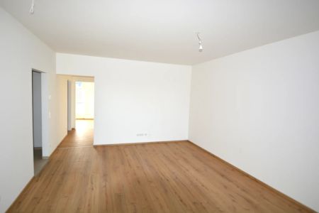 Moderne Raumaufteilung mit großer Loggia und perfekter Anbindung - Photo 2