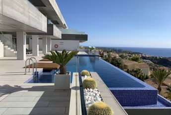LUXURY APARTMENT with 3 bedrooms and panoramic sea views LONG TERM RENTAL