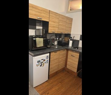 Studio Flat, Stoke Newington High Street, N16 - Photo 2