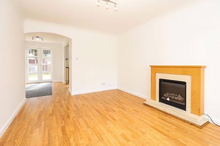 3 bedroom semi-detached house to rent - Photo 4