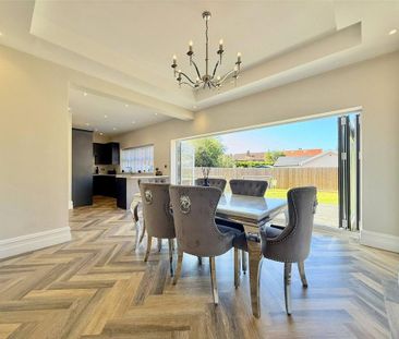 4 bedroom detached house to rent - Photo 3