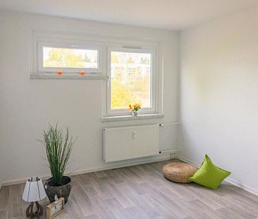 4-Raum-Wohnung mit Balkon und guter Anbindung an den ÖPNV - Photo 1