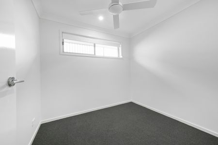 "Easy Care Living!" - Photo 3