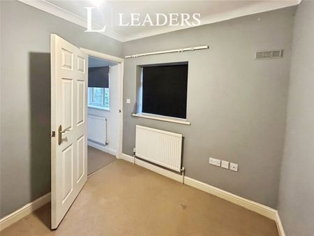 3 bedroom property to rent Shelthorpe Road, Loughborough, LE11 - Photo 4