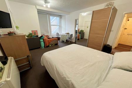 Studio to rent - Photo 2