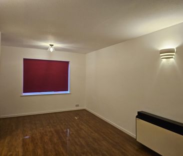 2 Bed Flat, St. Christophers Gardens, CR7 - Photo 6