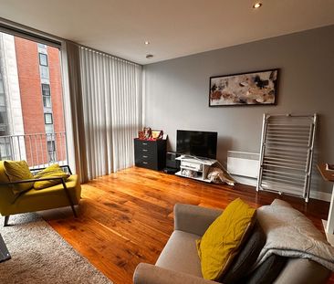 Room in a Shared Flat, Western Gateway, E16 - Photo 1