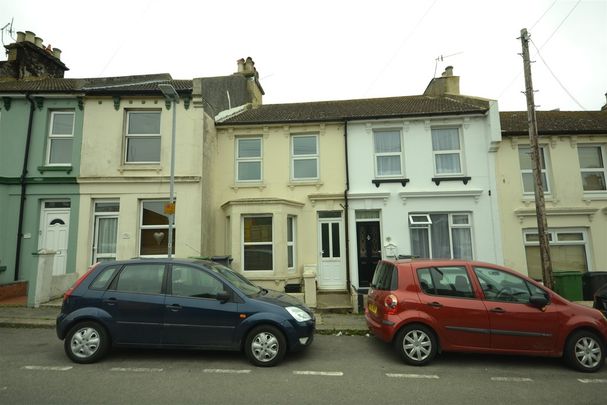 2 bed terraced house to rent in Winchelsea Road, Hastings - Photo 1