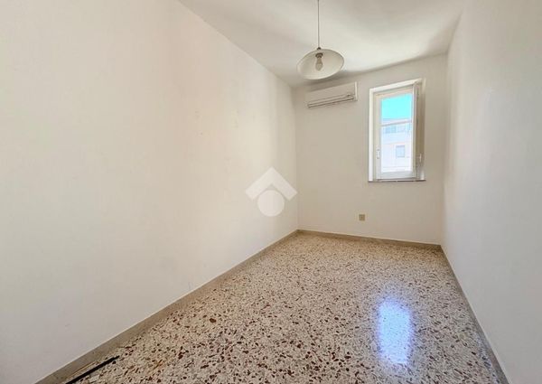 6 locali in affitto