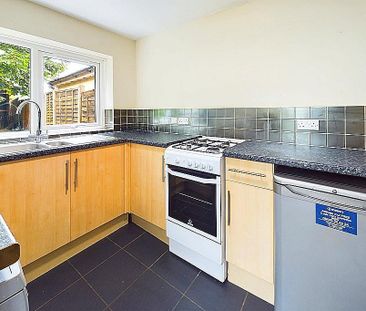 4 bedroom terraced house to rent - Photo 5