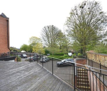 2 bedroom penthouse to rent - Photo 1