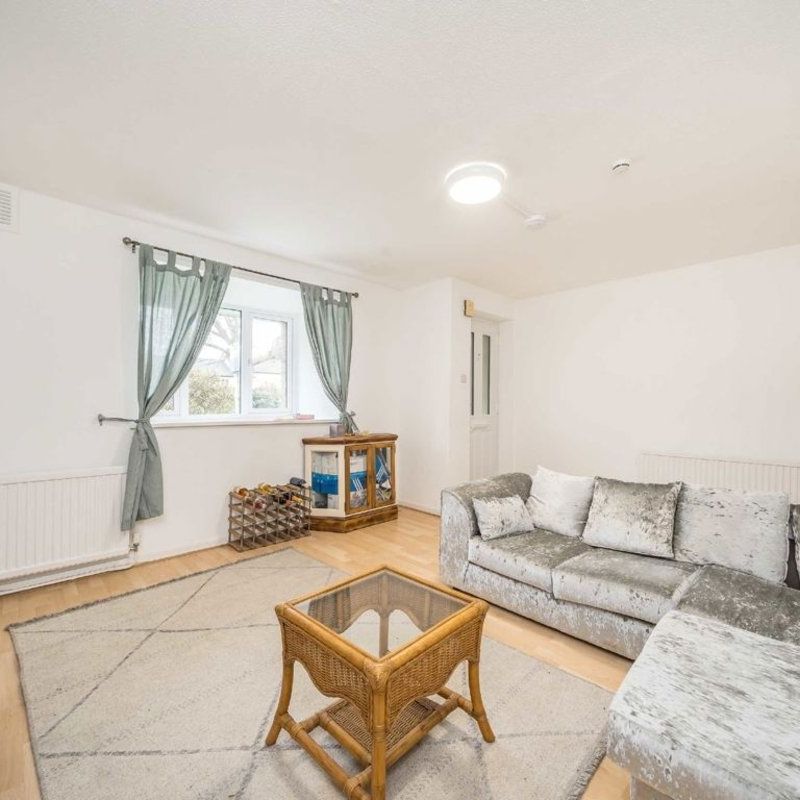 St. Gerards Close, SW4, London - Photo 1