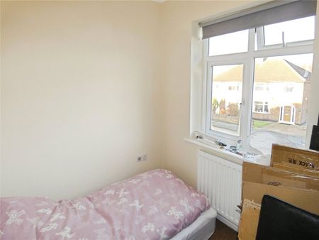 3 bedroom house to rent Sotheby Avenue, Sutton-in-Ashfield, Nottinghamshire, NG17 - Photo 2