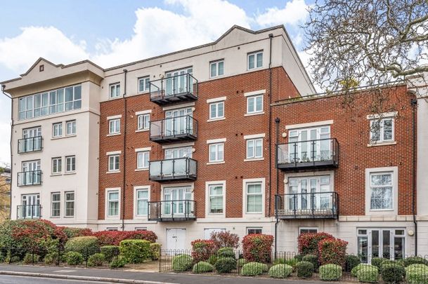 Flat to rent - Masons Hill, Bromley, BR2 - Photo 1