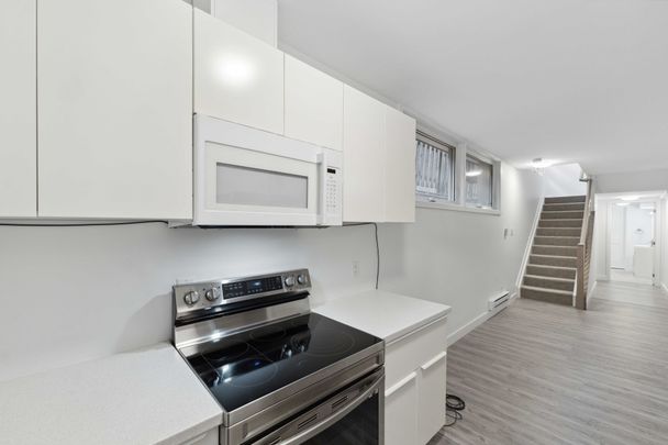 For Lease - 828 Maplewood Avenue Unit# B, Britannia Heights - Queensway Terrace N and Area, Ontario - Photo 1