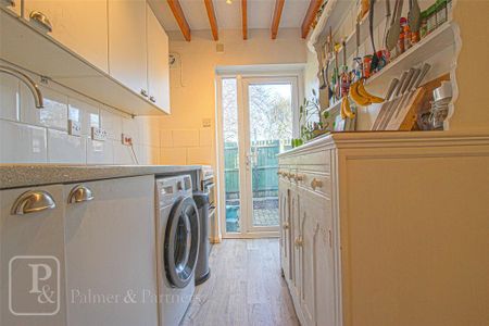 2 bedroom terraced house to rent - Photo 3