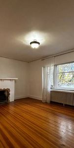 Large 1 Bed/1 Bath Historic Condo in Granville - Photo 4