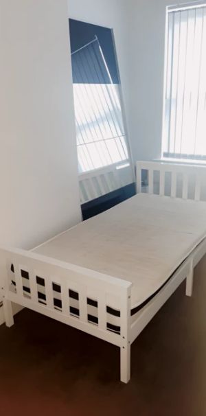 3 Bedrooms - Photo 1