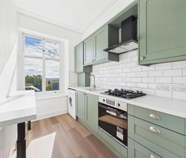 3 bedroom flat to rent - Photo 6