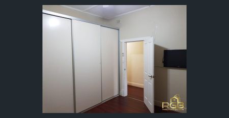 !! 3 Bedroom House in Kilburn!! - Photo 4