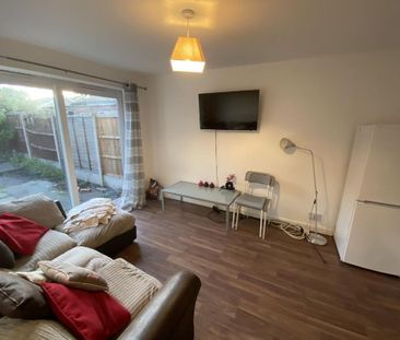 3 bedroom house share to rent - Photo 1