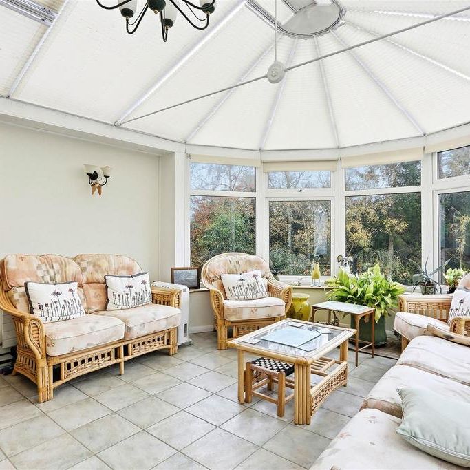 6 bedroom detached house to rent - Photo 1