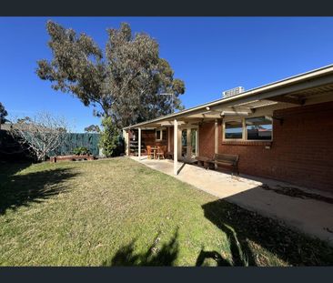 25A Kurrajong Cres, Melton South, Vic 3338 - Photo 6