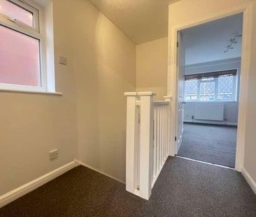 Thrush Green, Harrow, HA2 - Photo 4