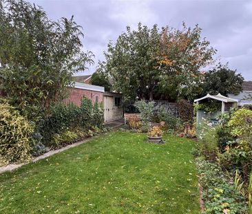 2 bedroom detached bungalow to rent - Photo 5