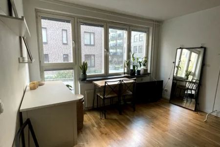 Private Room in Shared Apartment in Södermalm - Photo 4