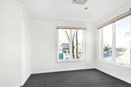 49A Cromwell Road, - Photo 2