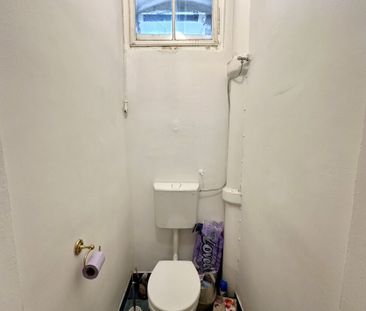 Provisionsfrei – Wunderschöne Altbauwohnung mit zwei Zimmer und ein... - Foto 1