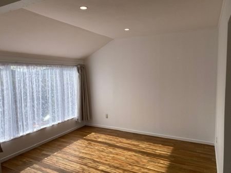 2 Jarvie Grove, Churton Park - Photo 5