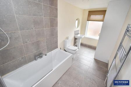2 bedroom terraced house to rent - Photo 4