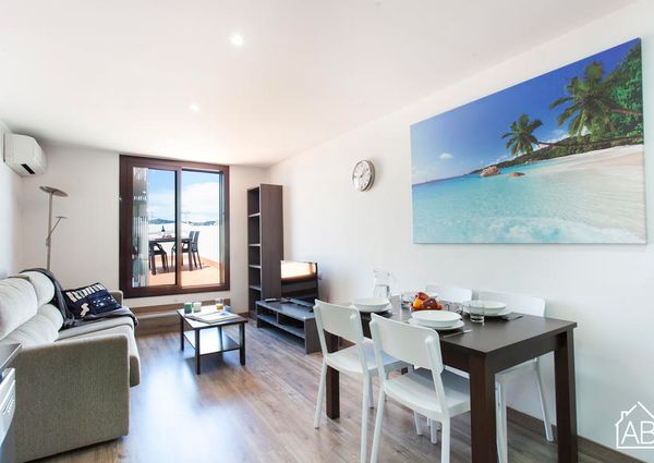 Stylish 2-bedroom Apartment with a Private Terrace in Poble Sec