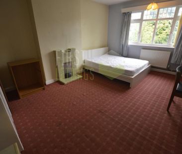 4 bedroom semi-detached house to rent - Photo 2