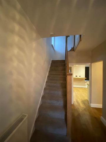 3 bedroom semi-detached house to rent - Photo 2