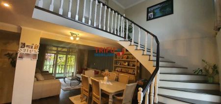 Casa 7 camere 800mp teren si piscina - Fotografie 3