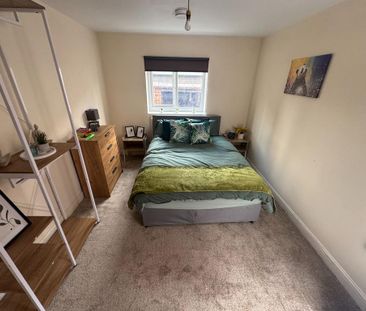 1 bedroom in a house share to rent - Photo 2