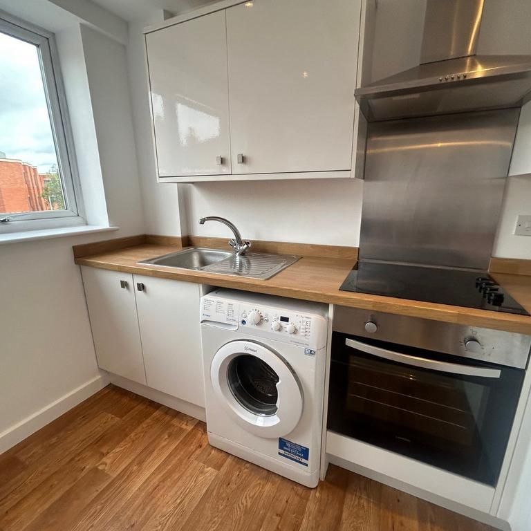 1 bedroom flat to rent - Photo 1