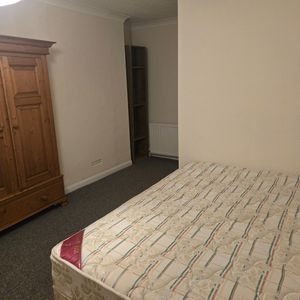 Room in a Shared Flat, Westbourne Gardens, BN3 - Photo 2