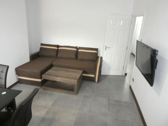 4 bedroom terraced house to rent - Photo 1