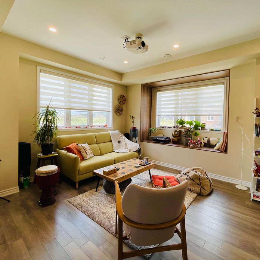 For Lease - 98 Cornell Centre Boulevard, Markham, Ontario - Photo 1