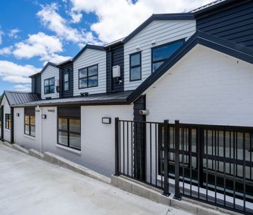 Fully furnished, self contained, studio room! - Photo 6