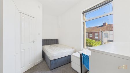 Room 3 - Photo 3