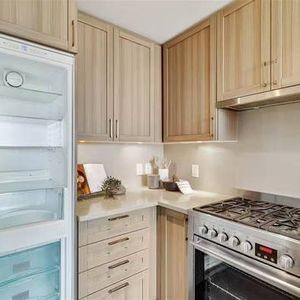 condo with furnished in 5515 Boundary road, vancouver - Photo 2