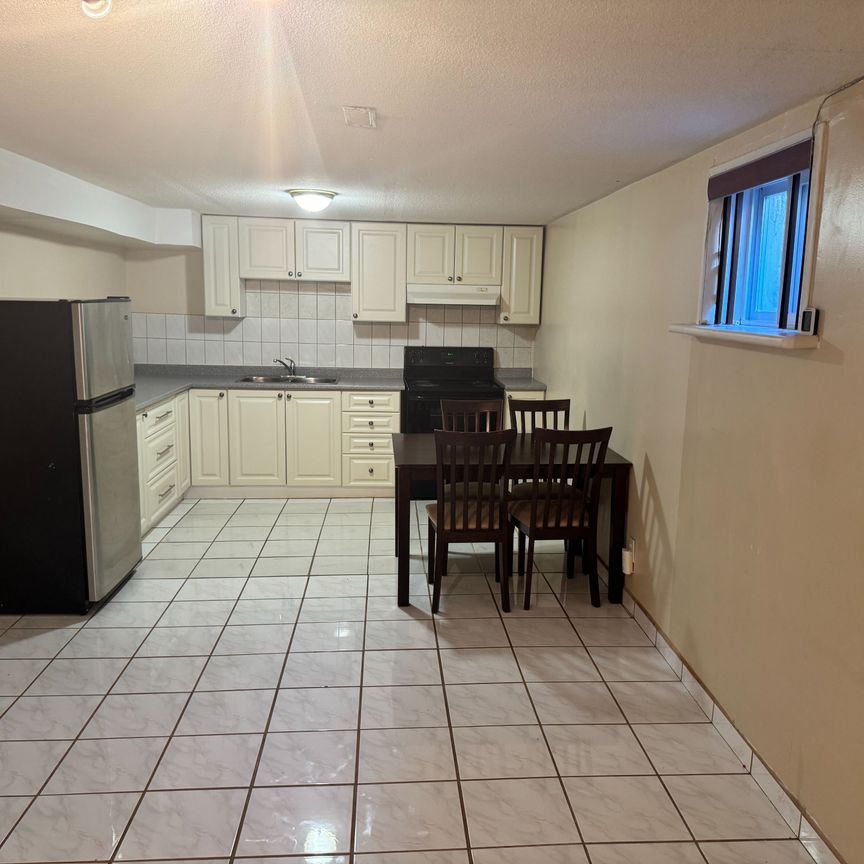 For Lease - 184 Folkstone Crescent, Brampton, Ontario - Photo 1